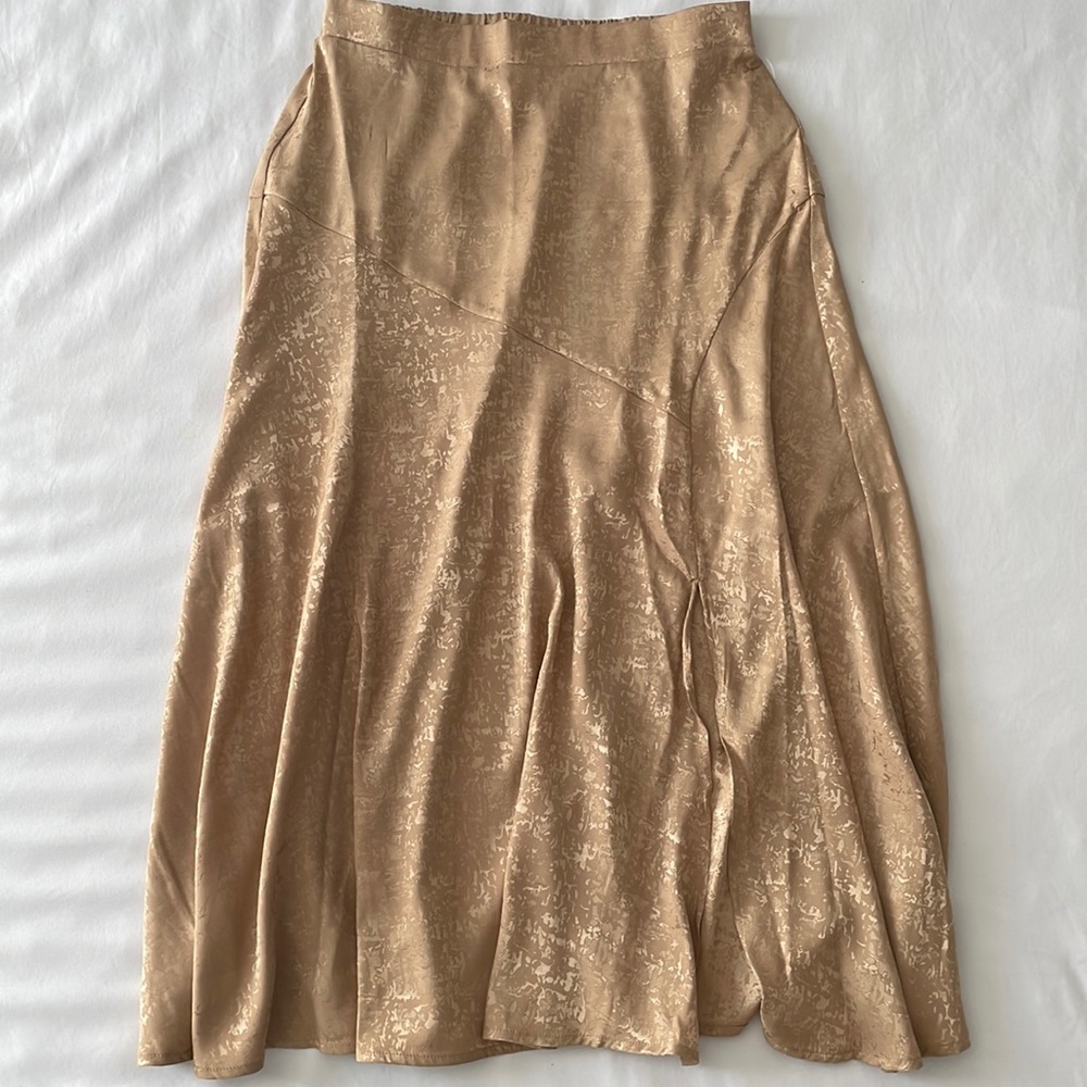 NWT Pull-On Satin Skirt with Front Slit